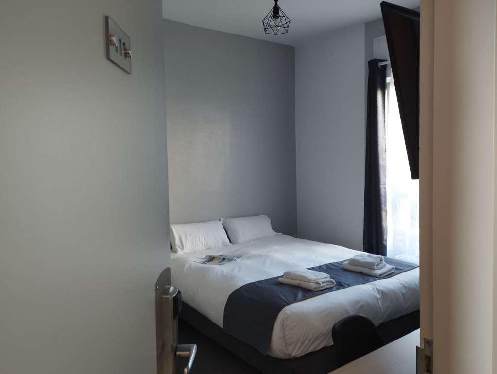 Brit Armor Hotel